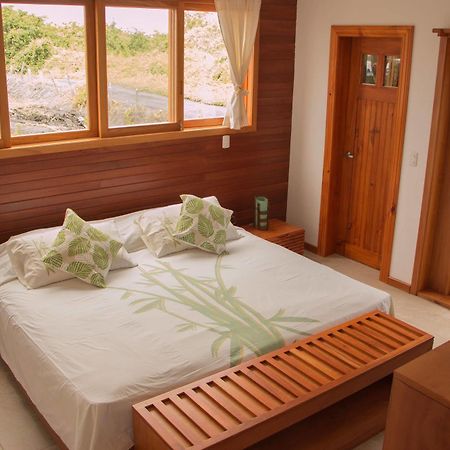 Chez Manany Galapagos Ecolodge ปวยร์โต วิลยามิล ภายนอก รูปภาพ