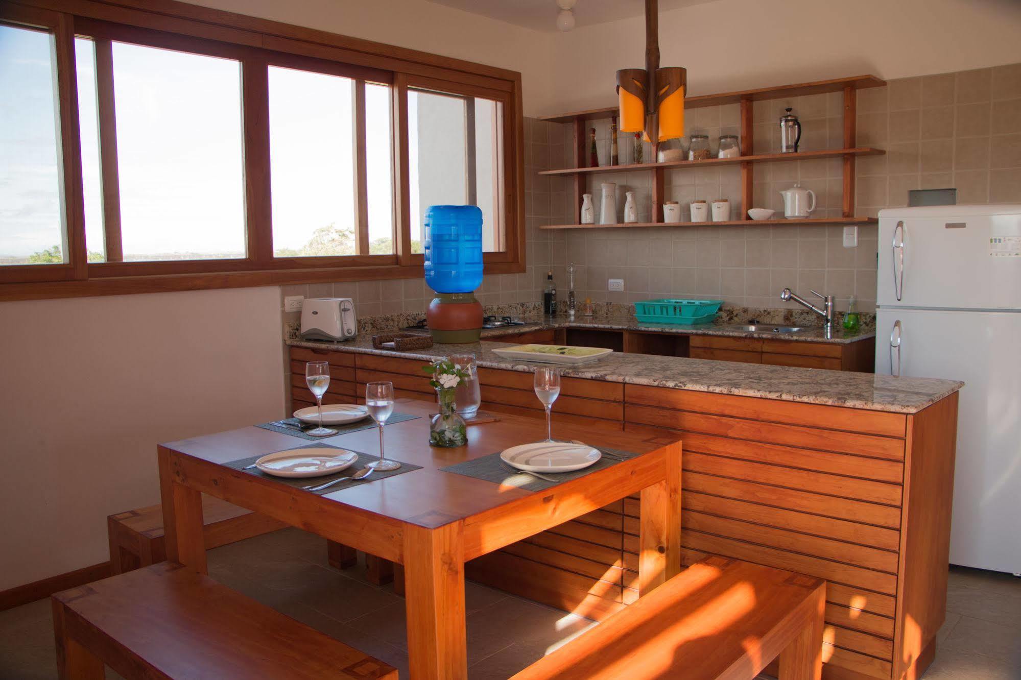 Chez Manany Galapagos Ecolodge ปวยร์โต วิลยามิล ภายนอก รูปภาพ