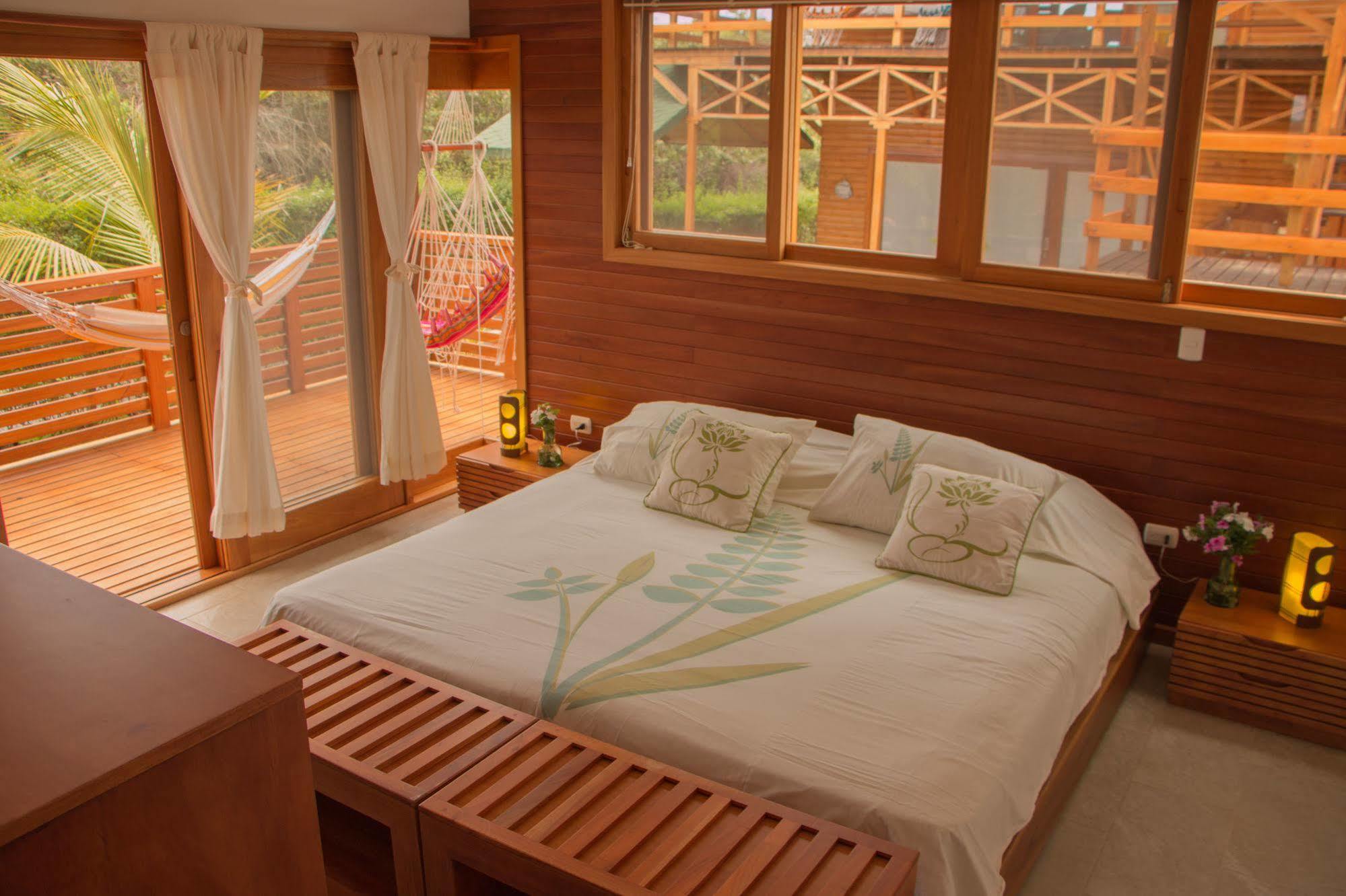 Chez Manany Galapagos Ecolodge ปวยร์โต วิลยามิล ภายนอก รูปภาพ
